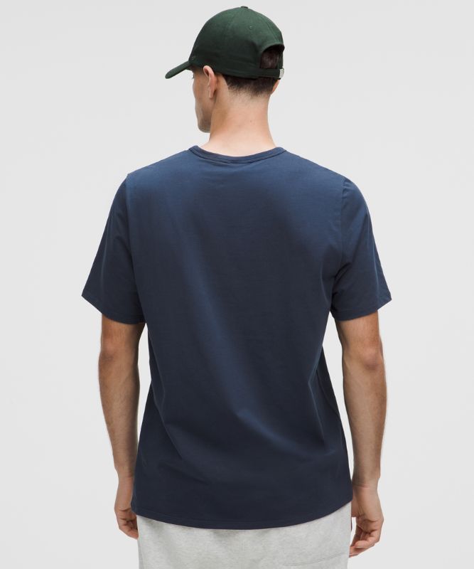 Vêtement T-shirt à coupe classique en coton biologique